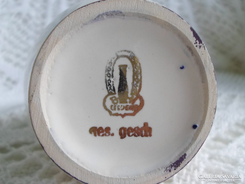 Jelzett antik irizáló, aranyozott Ges Gesch kézimunka porcelán, hibátlan 15 cm
