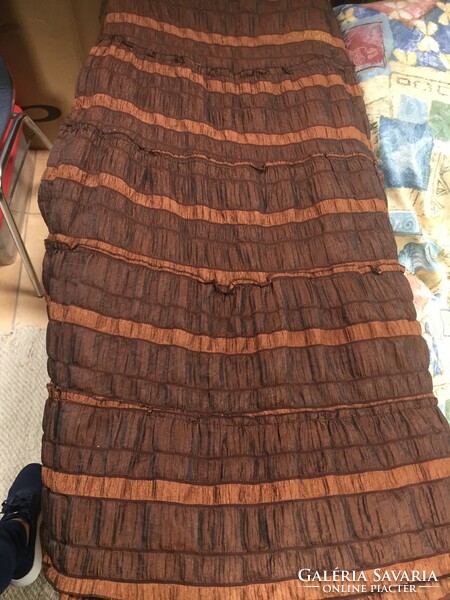 Carefully crafted, high-quality Italian skirt for size 40