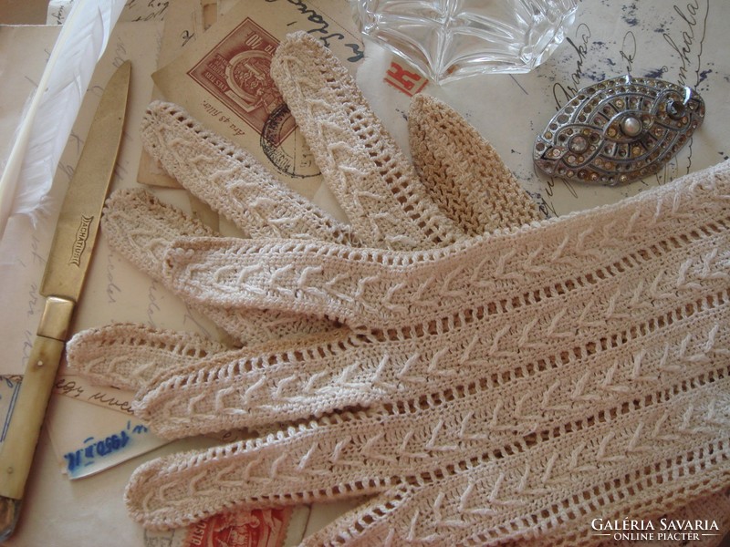 Old women's lace gloves crochet vintage gloves