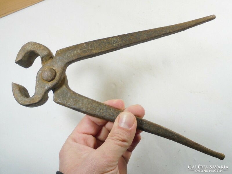 Old plier forehead plier from the 1950s