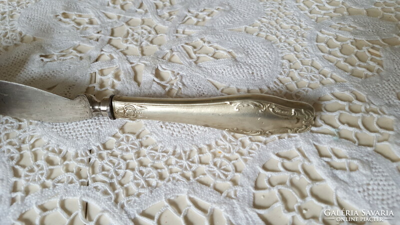 Beautifully crafted, rare-shaped butter or cheese knife