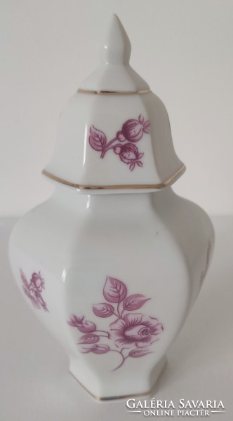 Holóháza porcelain vase with lid. On a snow-white background with a dark pink flower pattern