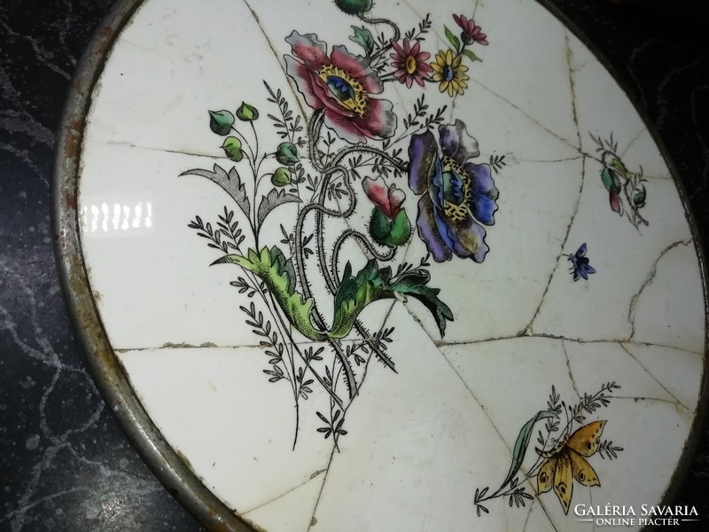 1731 Bowl plate in metal socket is in the condition shown in the pictures