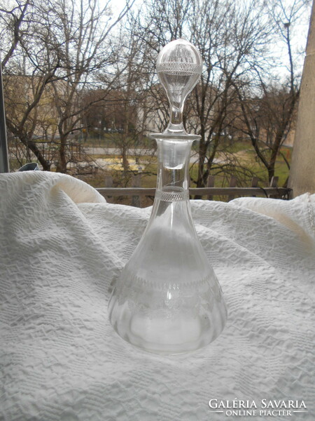 Antik  palack metszett+ savmaratott díszítéssel-finom csipkeszerű minta 33 cm  dugóval