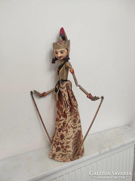 Antique puppet Indonesia Indonesian Javanese typical Jakarta batik costume marionette 262 7165