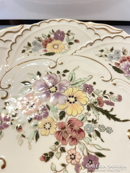 Zsolnay flower plate