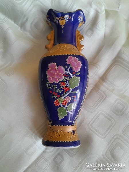 Beautiful vase 20 cm