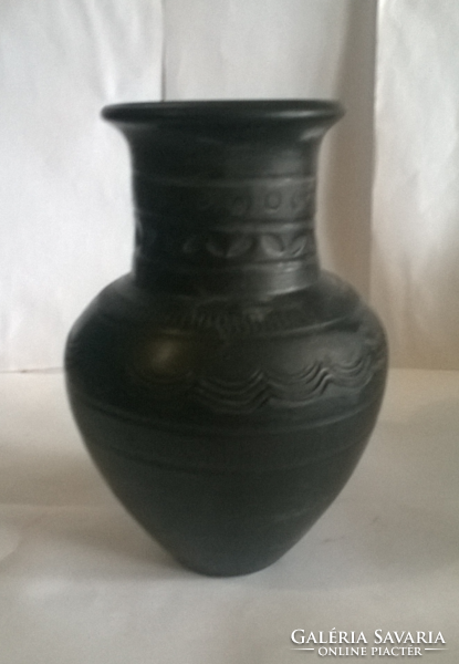 Black vases, candle holders, decorative plates 7 pcs