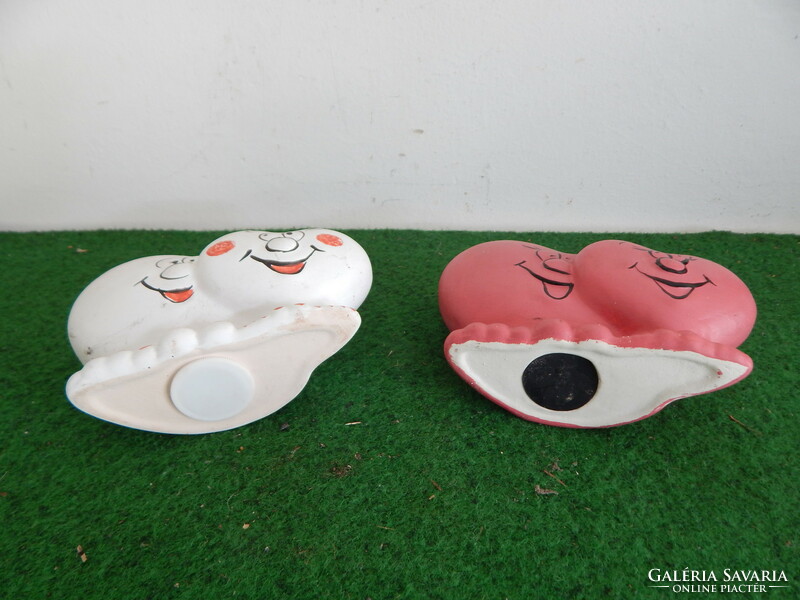 2 children's ceramic bushings,,,sold together, in the condition shown in the picture.