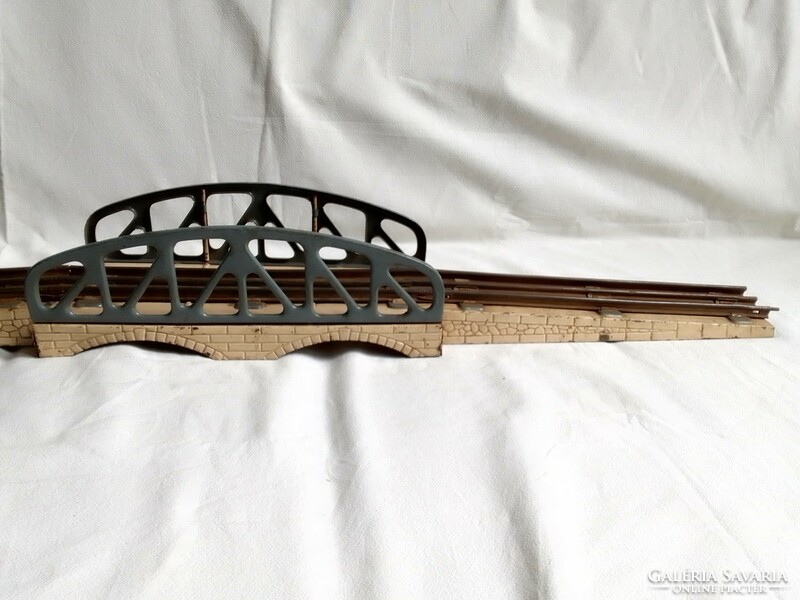 Antique old railway bridge with two-sided ramp, France 0-3-track railway model 1930 k. Field table