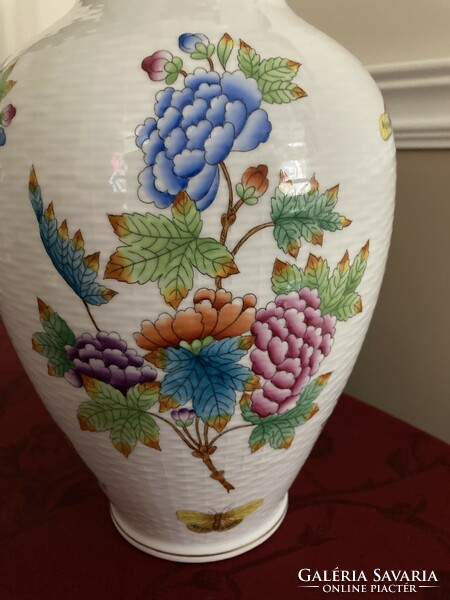 Porcelain vase with Victoria pattern from Herend - 32cm