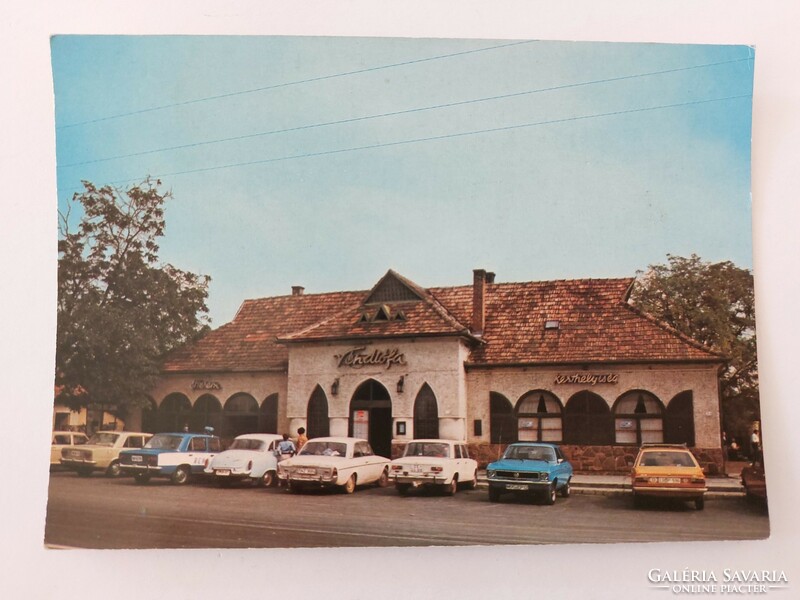 Régi képeslap 1981 retro fotó levelezőlap Balatonszárszó Véndiófa vendéglő autók