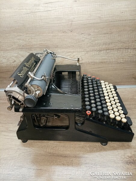 Antique typewriter smith premier 10-a /1908