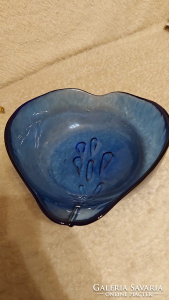 Különleges kék iparművészeti üveg tál szív alakú asztalközép kínáló