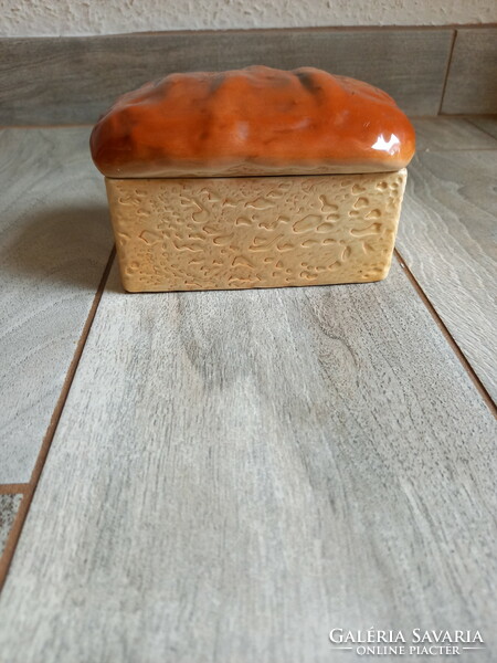 Old sumptuous English Beswick French toast holding porcelain box (14.5x8.5x10 cm)