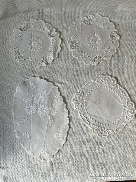 Placemats embroidered with white, together 5 pcs