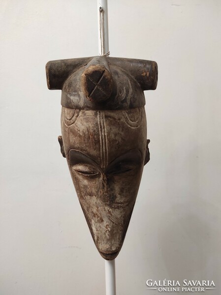 Antique African mask fang ethnic group wood grain damaged devalued 915 throw away 80 7282