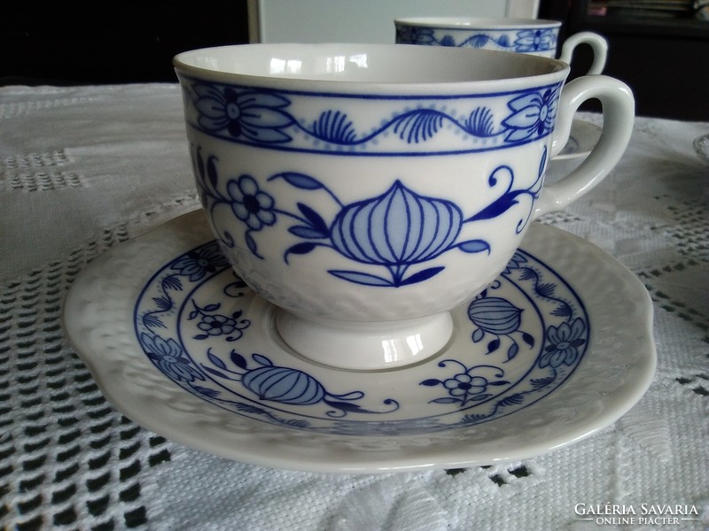 Volkstedl pastorale porcelain tea-cappuccino cups with Meissen onion pattern.