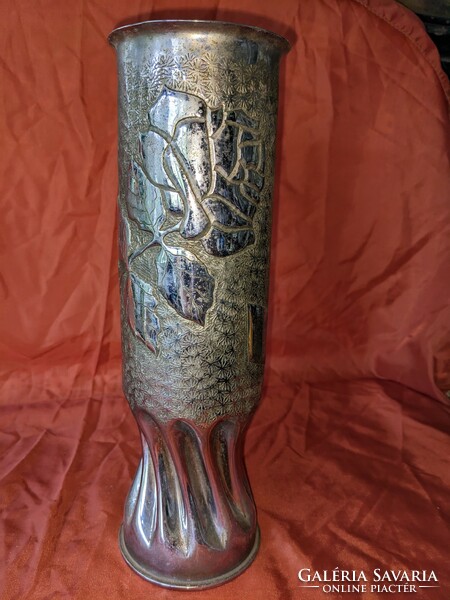 Gun vase with rose pattern, front work