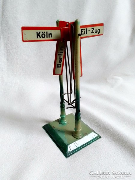 Antique old railway station direction indicator stand board No. 0 railway train model field table fandor jkco