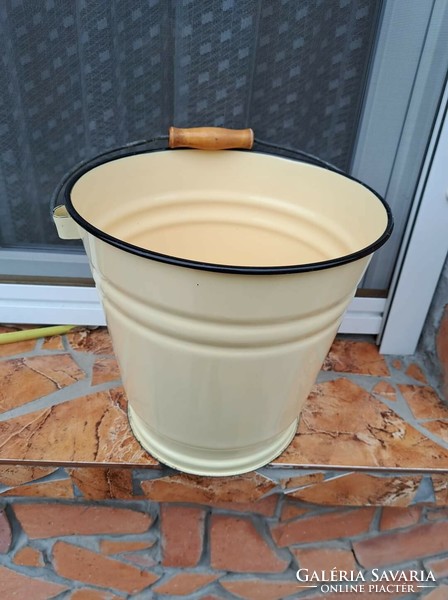 Beautiful yellow enameled enamel bucket pail heirloom antique nostalgia