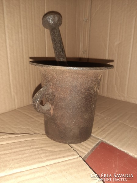 Cast iron mortar