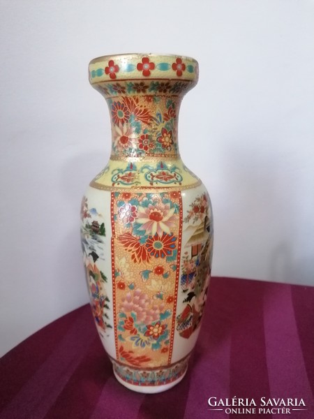 Chinese patterned peacock motif vase