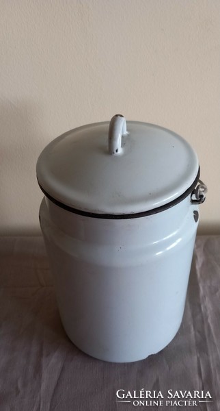 Enamelled milk jug negotiable