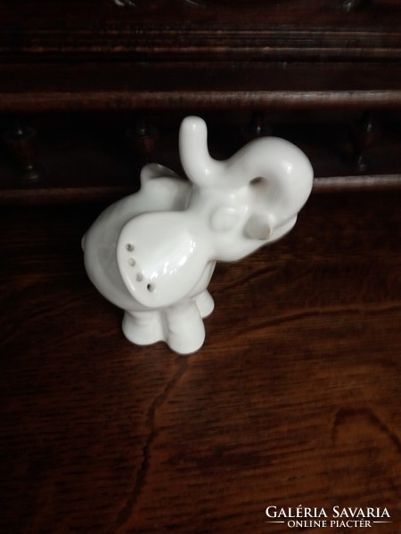 Régi porcelán elefánt
