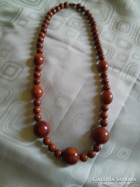 Necklace made of 60 cm wood