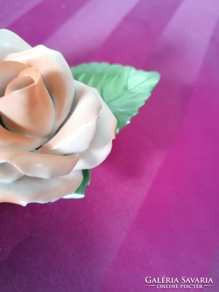 Sérült Herendi porcelán rózsa