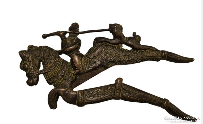 Antik lovasijász bronz szivarvágó vagy bételvágó