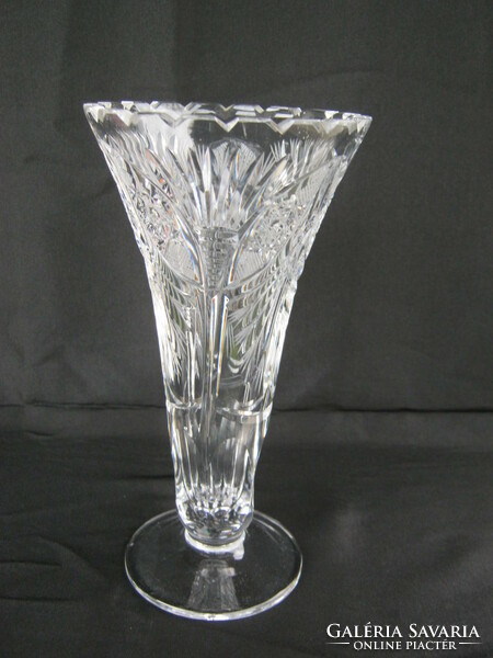Kristály csiszolt üveg talpas váza