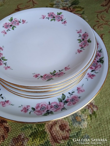 Alföldi porcelán virágmintás süteményes tányér