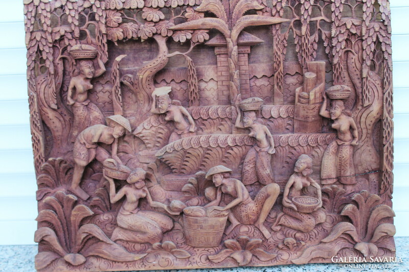 Indonéz régi faragott falikép