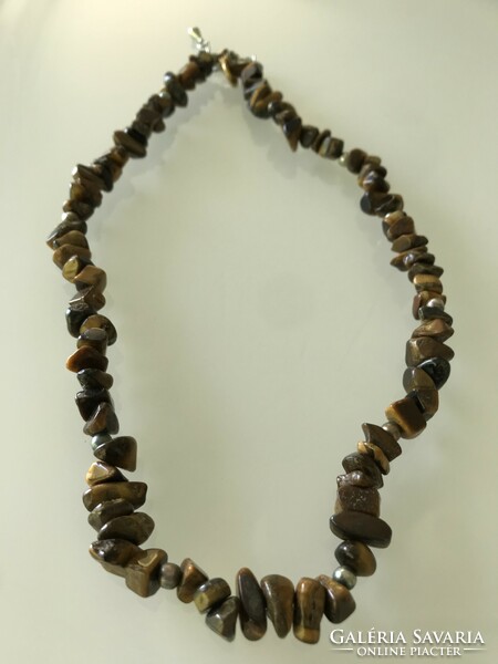 Tigrisszem féldrágakőből fűzött nyaklánc, 47 cm hosszú