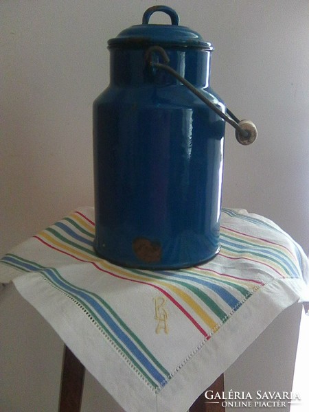 Antique milk jug, Bonyhádi