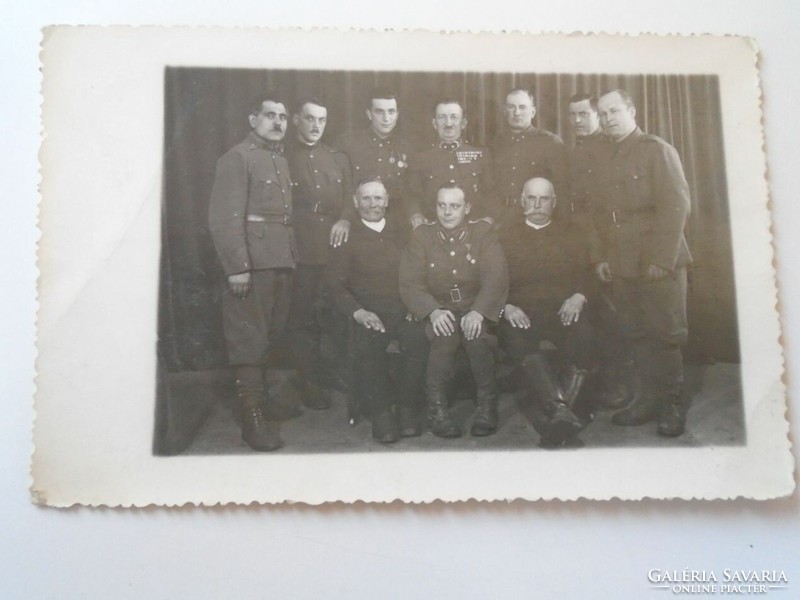 D194985 soldier photo officers - awards - 1944k - Gödöllő -czangar gy. Workshop - kodak