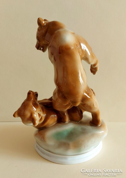 Pair of Zsolnay wrestling bears (markup béla)