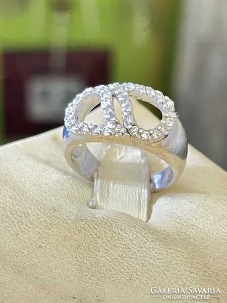 Csillogó ezüst gyűrű, cirkónia kövekkel