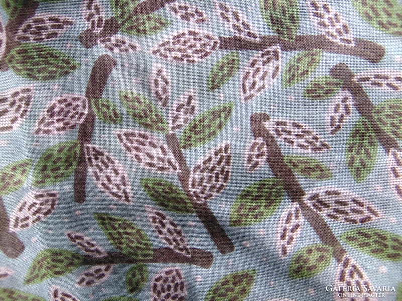 Decorative polyester scarf with a tree leaf pattern