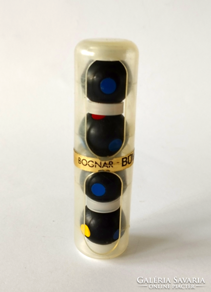 Bognár magic balls is a spatial logic game from the 1980s
