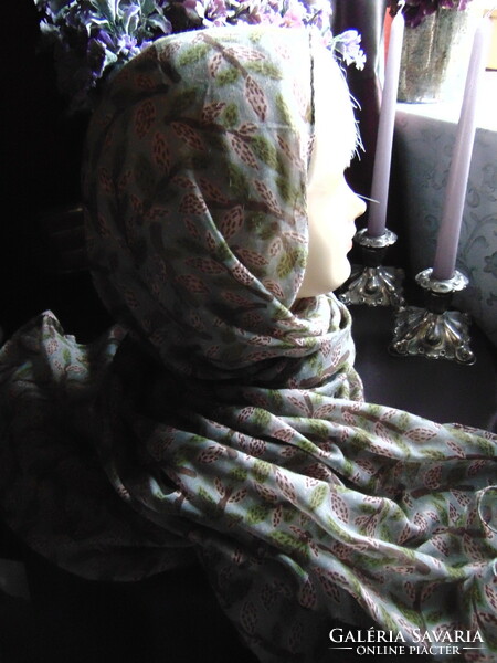 Decorative polyester scarf with a tree leaf pattern