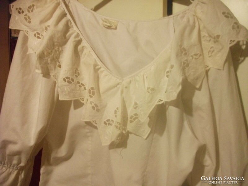 Women's vintage style beautiful madeira embroidered white blouse