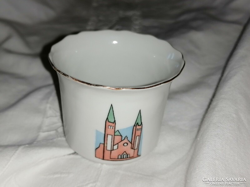 A rare hand-painted Szeged toothpick holder bowl from Aquincum