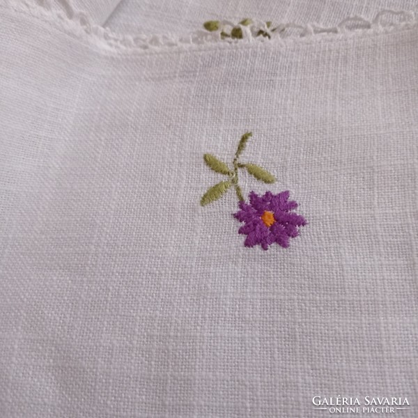 Embroidered Linen Table Runner/Drapery, 185! X 45 cm