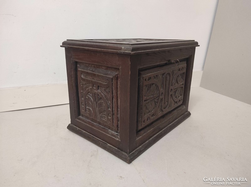 Antique Renaissance carved wooden box with small chest key 415 7376