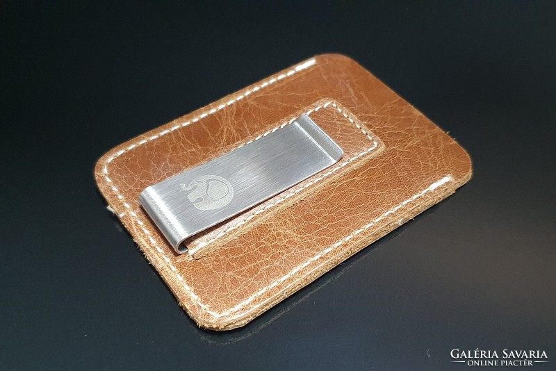 Stylish and elegant wallet with money clip. Brown.