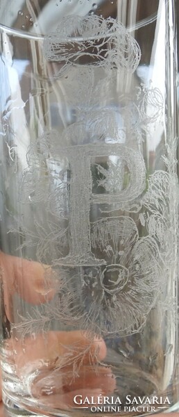 P és virágminta csiszolással üveg boros / vizes pohár
