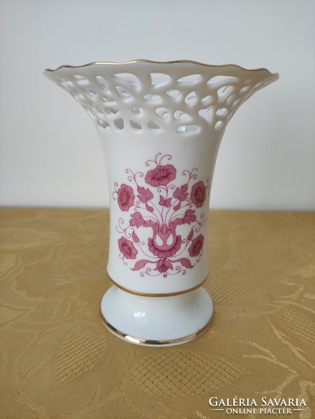 Raven's house porcelain vase, with flower pattern decor, openwork decoration